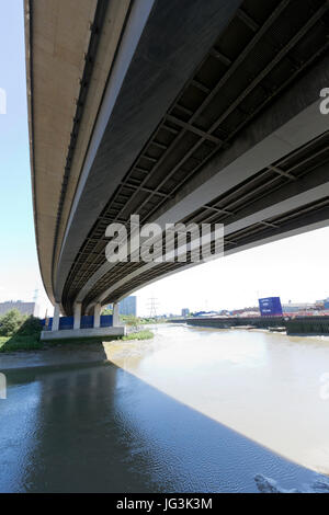 La Lower Lea Crossing Bridge (A1020), de Canning Town, Londres, UK Banque D'Images