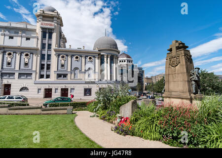 Le mémorial de guerre / cénotaphe à Bradford, West Yorkshire, sur une belle journée ensoleillée en 2017 Juillet Banque D'Images