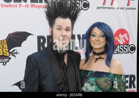 Wayne static (l) épouse tera wray arriver statique 3e prix annuel d'un revolver golden gods club nokia avril 20,2011 los angeles,californie. Banque D'Images