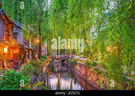 Shimoda, le Japon sur Perry Road au crépuscule. Banque D'Images