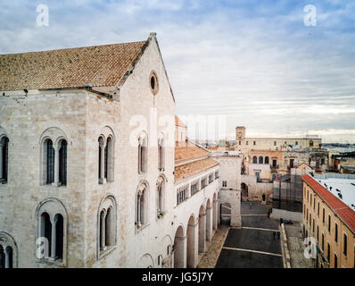 La basilique de San Nicola, dans la vieille ville de Bari, Pouilles, Italie Banque D'Images