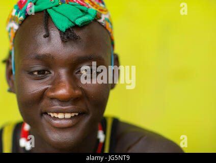 Portrait d'un jeune homme de la tribu Bana, vallée de l'Omo, Ethiopie, Afer clés Banque D'Images