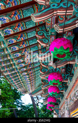 Toit en bois dans le temple Bulguksa, Unesco world heritage sight Gyeongju, Corée du Sud Banque D'Images