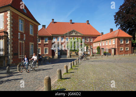 Bischoefliches Generalvikariat des Bistums Dompfarramt Domverwaltung Muenster und mit und Referat Weltkirche lokomotive von Muenster, Westfalen, Nord Banque D'Images