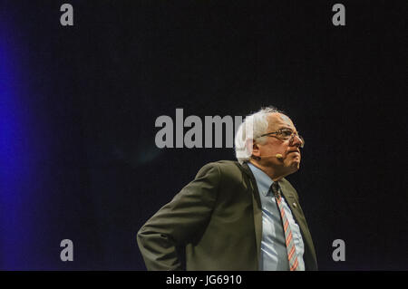 Le sénateur Bernie Sanders parle et héberge un Q et un à la brixton academy au Hay Festival comprend : le sénateur Bernie Sanders Où : London, Londres, Royaume-Uni Quand : 02 Juin 2017 : Crédit Alozie/WENN.com Banque D'Images