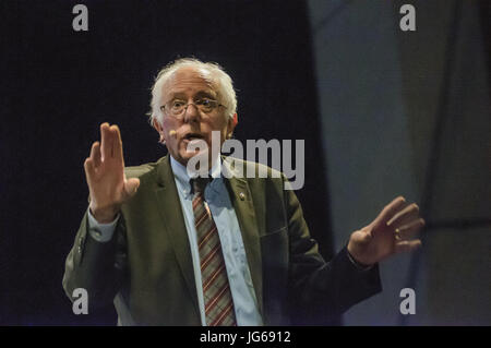 Le sénateur Bernie Sanders parle et héberge un Q et un à la brixton academy au Hay Festival comprend : le sénateur Bernie Sanders Où : London, Londres, Royaume-Uni Quand : 02 Juin 2017 : Crédit Alozie/WENN.com Banque D'Images