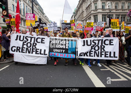 Londres, Royaume-Uni, le 1 juillet 2017 : Justice pour Grenfell. Une marche a eu lieu dans le centre de Londres pour protester contre l'austérité continue du gouvernement Banque D'Images