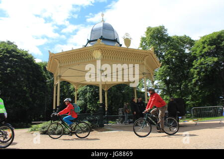 Newcastle, Royaume-Uni. 30Th May, 2017. Newcastle City bike ride, médaillé d'or olympique, Jason Queally, était au lancement avec Lord Maire de Newcastle et des centaines de cyclistes. Crédit : David Whinham/Alamy Live News Banque D'Images