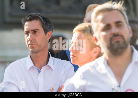 Paris, France. 3 juillet, 2017. Julien Mattia / Le Pictorium - France Insoumise démonstration à la place de la République - 03/07/2017 - France / Ile-de-France (région) / Paris - Jean-Luc Melenchon, François Ruffin et la France Insoumise sous-pendant un rassemblement place de la République lors du discours d'Emmanuel Macron au congrès. Les députés de l'Insubmise France a décidé de boycotter le congrès de Versailles. Crédit : LE PICTORIUM/Alamy Live News Banque D'Images