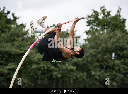 Ratingen, Allemagne. 25 Juin, 2017. Basile Rolnin de France pendant la perche de la discipline de la Men's decathlon à l'athlétisme et course multisports de Ratingen, Allemagne, 25 juin 2017. Photo : Bernd Thissen/dpa/Alamy Live News Banque D'Images