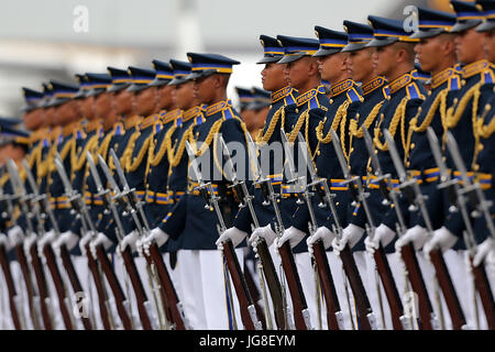 La province de Pampanga, Philippines. 4 juillet, 2017. Les membres de l'Armée de l'Air Philippine (PAF) sont en formation pendant le 70e anniversaire de la Base aérienne de Clark au PAF dans la province de Pampanga, Philippines, le 4 juillet 2017. Credit : Rouelle Umali/Xinhua/Alamy Live News Banque D'Images