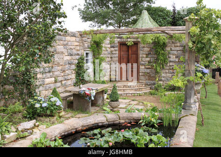 Turismo de Galice Pazo 'Jardin Secret', par Rose McMonigall. Médaille d'argent doré. Jardin du monde. RHS Hampton Court Palace Flower Show 2017, Londres, Royaume-Uni Banque D'Images