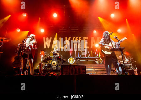 Montréal, Canada - 4 juillet 2017 : Walk Off The Earth sur scène lors du Festival International de Jazz de Montréal Photo : Marc Bruxelles/Alamy Live News Banque D'Images