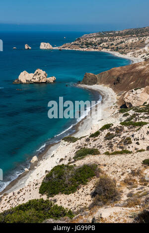 Rocher d'Aphrodite. Côte Rocheuse sur la mer Méditerranée à Chypre. Petra tou Roumiou est le lieu de naissance de la déesse Aphrodite Banque D'Images