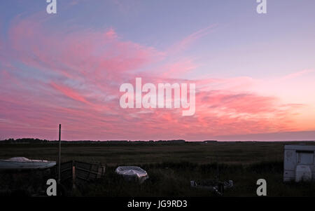 Suffolk Aldeburgh UK Juin 2017 - Coucher de soleil sur la rivière Alde Banque D'Images