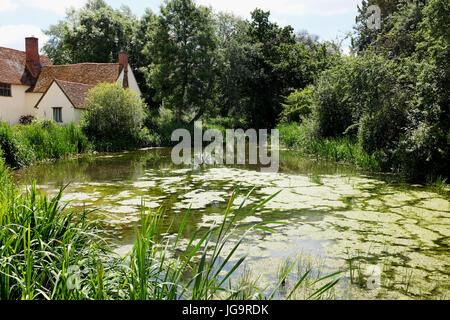 Suffolk UK Juin 2017 - Moulin de Flatford près de l'endroit où John Constable peint la fameuse Hay Wain Banque D'Images