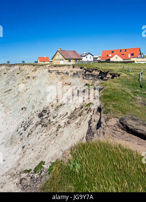 Falaises de sable et la plage à Nr. Lyngby Danemark Suède en amérique du nord avec la mer du Nord (Skagerak) gauche. Banque D'Images