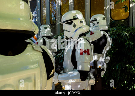 Les gardes impériaux, 501ème Légion, personnages de Star Wars au Canada Day Parade, le centre-ville de Vancouver, British Columbia, Canada Banque D'Images