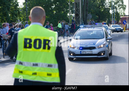 Bureau de la protection du gouvernement (Biuro Ochrony Rzadu BOR) officier lors d'une visite du président polonais Andrzej Duda à Nowy Dwor Gdanski, Pologne. 21 Juin Banque D'Images