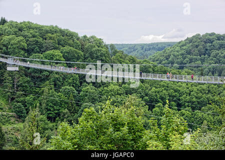 Hängebrücke an der Rappbodetal Sperre , Sachsen Anhalt, Deutschland. Banque D'Images