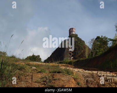 El Peñón de Guatapé en Colombie Banque D'Images