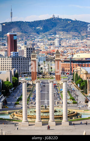 Placa de les cascades, Placa Espanya et Tibidabo, Barcelone, Espagne Banque D'Images