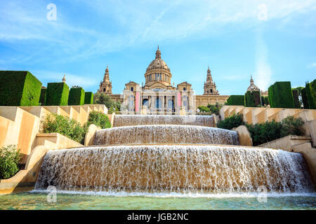 Museu Nacional d'art de Catalunya avec cascades, Barcelone, Catalogne, Espagne Banque D'Images