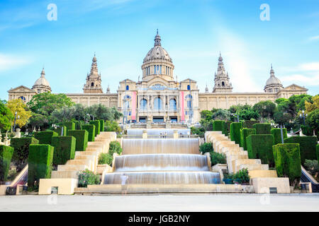 Museu Nacional d'art de Catalunya avec cascades, Barcelone, Catalogne, Espagne Banque D'Images