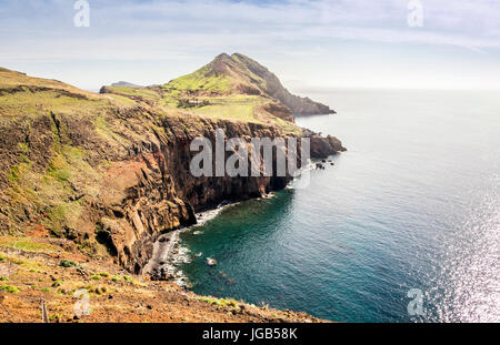 Vue magnifique sur le sentier à Ponto do Sao Lourenco, Madeira, Portugal Banque D'Images