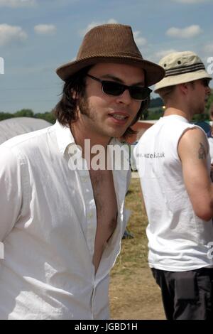 Supergrass - Gaz Coombes au festival de Glastonbury, Somerset, Angleterre - 28 juin 2003. Banque D'Images