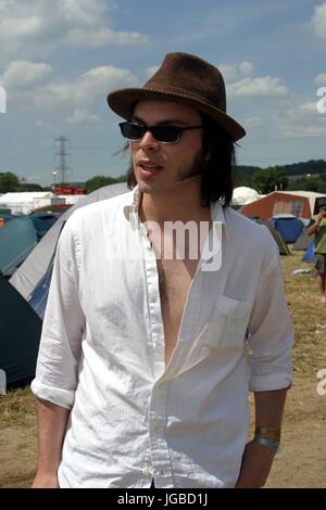 Supergrass - Gaz Coombes au festival de Glastonbury, Somerset, Angleterre - 28 juin 2003. Banque D'Images