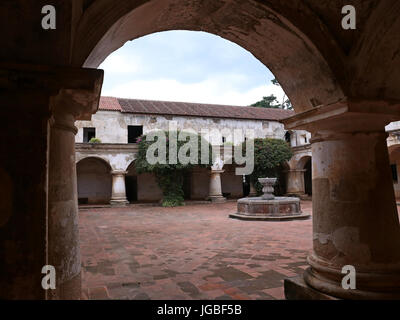 Église et couvent de Las Capuchinas en Antigua, Guatemala Banque D'Images