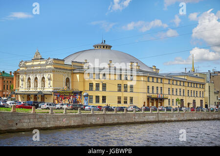 Saint Petersburg, Russie - le 23 juin 2017 : Moscow State Circus hall et musée du cirque sur la Rivière Fontanka Banque D'Images