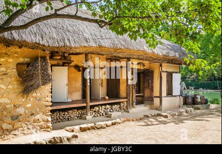 La Corée du Sud, Seoul, Yogi, Korean Folk Village (village) Monsok, 19e siècle maison de ferme Midlands Banque D'Images