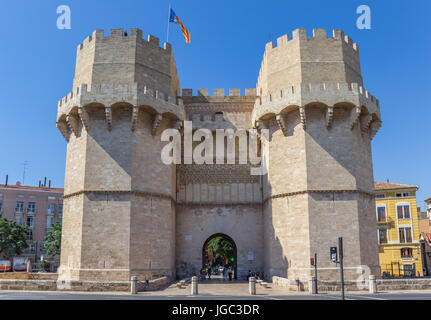 Les tours de Serranos médiévale porte de ville dans la ville historique de Valence, Espagne Banque D'Images