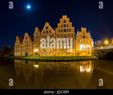 Ancien entrepôt à l'Obertrave, Lübeck, Schleswig-Holstein, Allemagne Banque D'Images