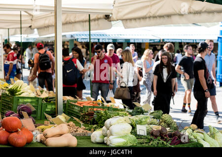 Le Viktualienmarkt, München, Allemagne Banque D'Images