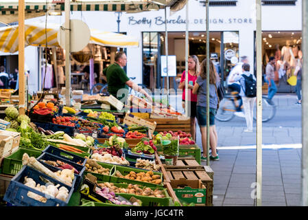 Le Viktualienmarkt, München, Allemagne Banque D'Images