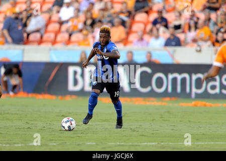 Houston, TX, USA. 05 juillet, 2017. L'Impact de Montréal Michael Salazar (19) avances le ballon vers l'avant au cours de la première moitié de la saison régulière MLS Houston Dynamo match entre l'Impact de Montréal et du stade BBVA Compass à Houston, TX. Image Crédit : Erik Williams/Cal Sport Media. Credit : csm/Alamy Live News Banque D'Images