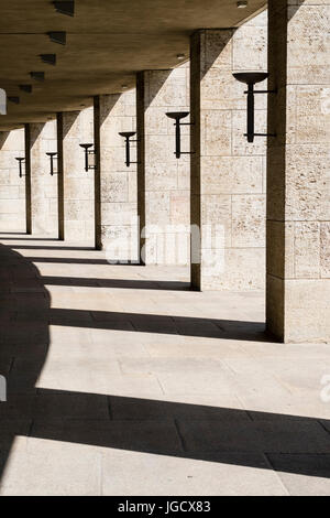 Le passage de périmètre Olympiastadion ( Stade Olympique) à Berlin, Allemagne Banque D'Images