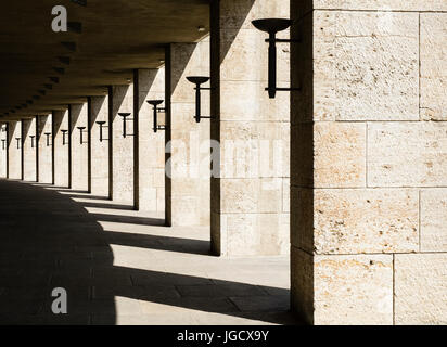 Le passage de périmètre Olympiastadion ( Stade Olympique) à Berlin, Allemagne Banque D'Images