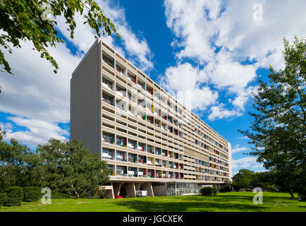 Vue extérieure de Corbusierhaus immeuble moderniste construit comme Unite d'habitation à Berlin, Allemagne Banque D'Images