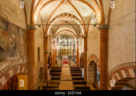 Italie Piémont Buttigliera Alta Sant'Antonio di Ranverso Precettoria la nef Banque D'Images