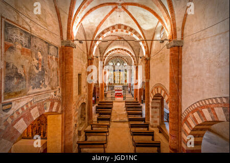 Italie Piémont Buttigliera Alta Sant'Antonio di Ranverso Precettoria la nef Banque D'Images