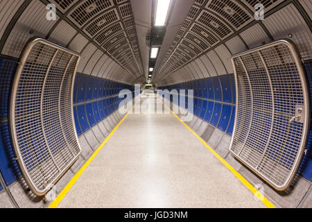 Couloir souterrain vide , London Bridge, London, England, UK Banque D'Images