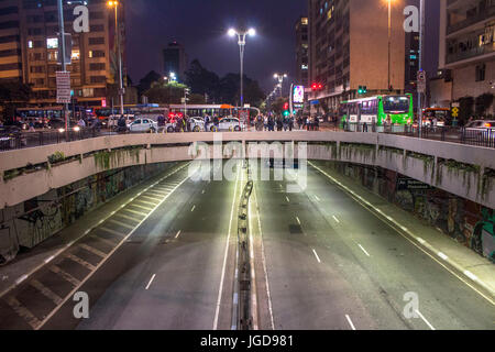 Tunnel de l'Avenue Paulista, José Roberto Fanganiello Melhem, 2016 Capitale, São Paulo, Brésil. Banque D'Images