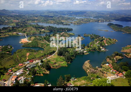 La vue de El Peñon de Guatape, Colombie Banque D'Images