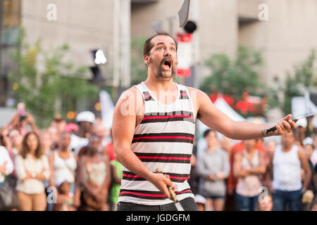 Montréal, le 2 juillet 2017 : Le couteau au jongleur festival de Jazz de Montréal Banque D'Images