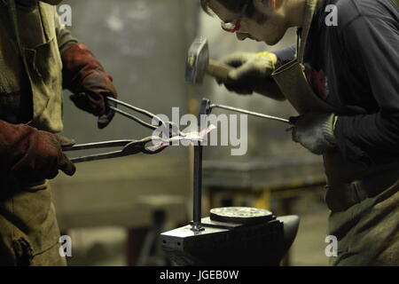 Les forgerons au travail Banque D'Images