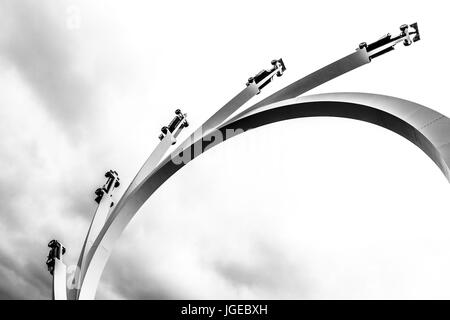 Le Bernie Ecclestone, la sculpture célébration cinq âges de Ecclestone, par Gerry Juda au Goodwood Festival of Speed 2017, Sussex, UK. Banque D'Images